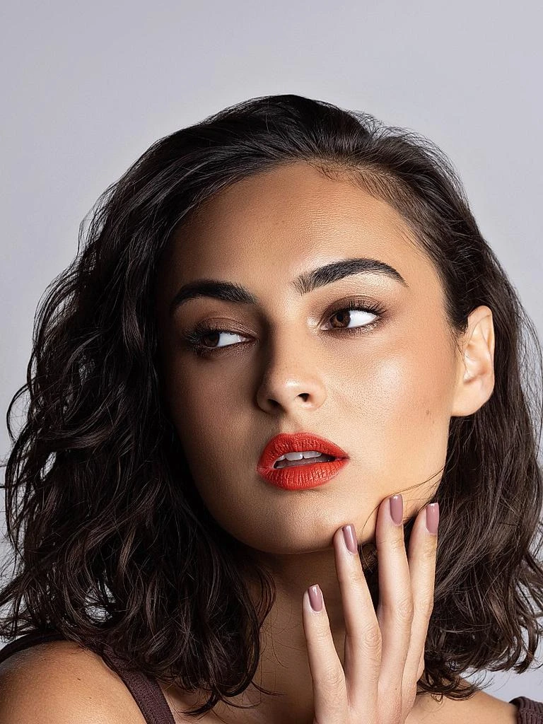 Valde Soar Storybook Armor Curiosity 2-Piece Lipstick 
Case Set 4