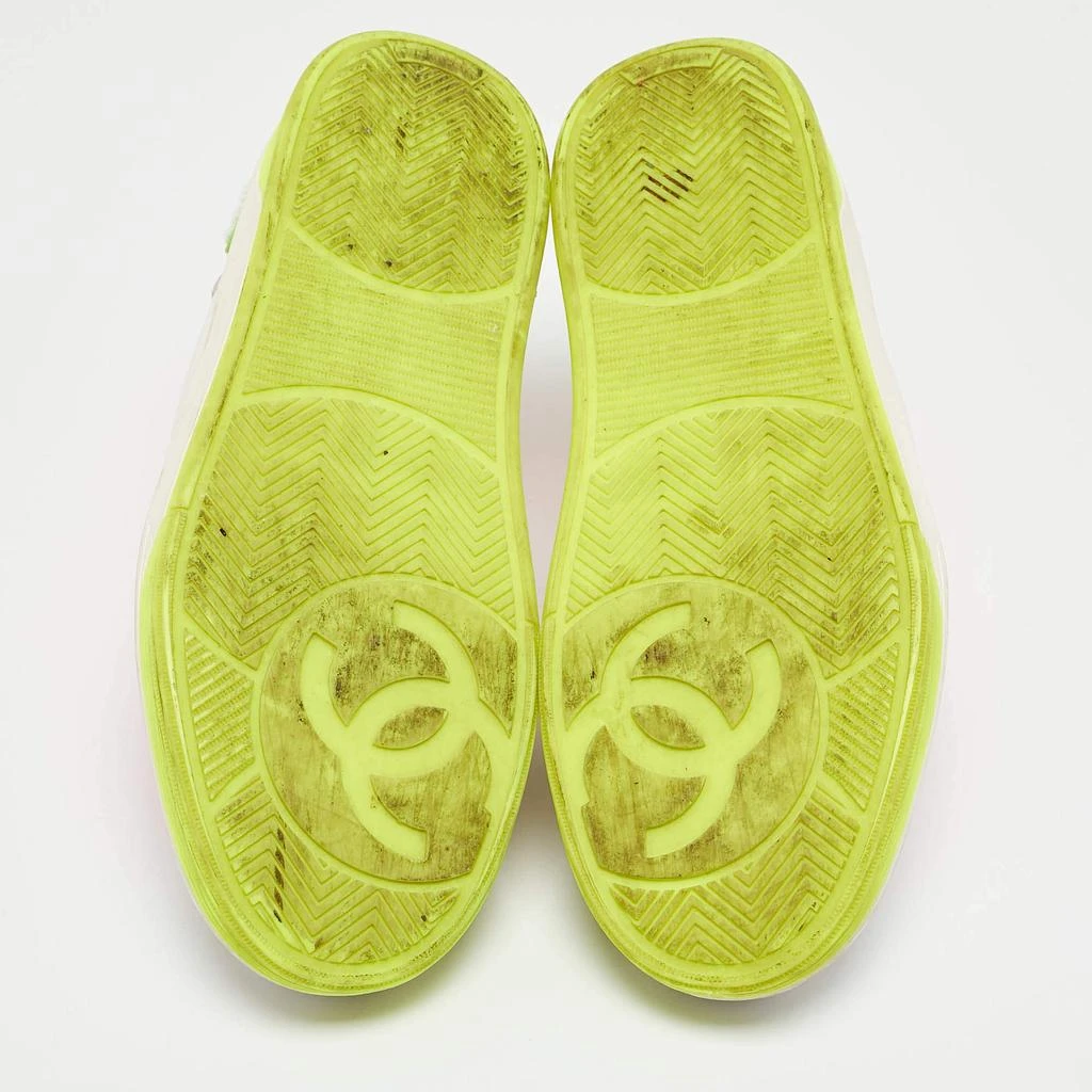 Chanel Chanel White Perforated Leather Logo Low Top Sneakers Size 39 6