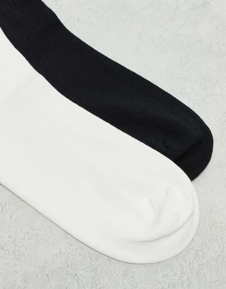 Adidas adidas Originals 2 pack Samba socks in white 2