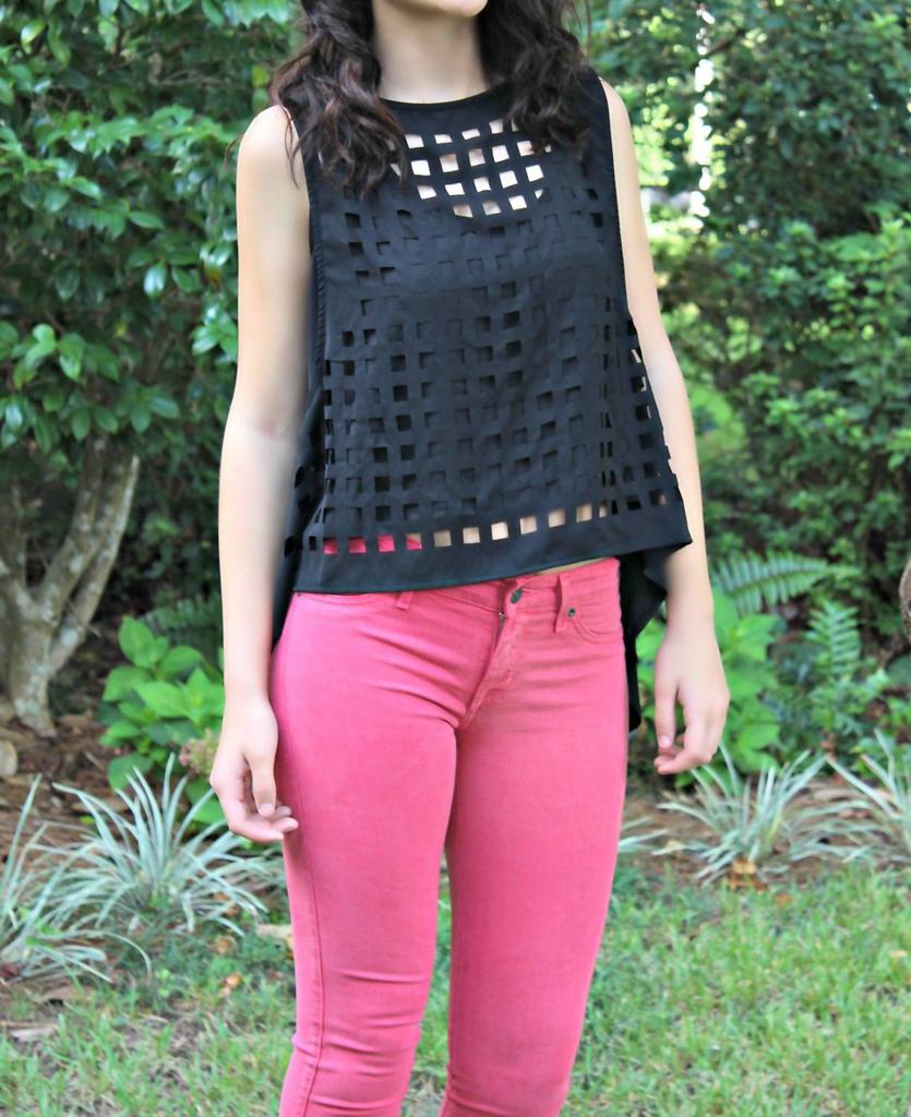 Double Zero Sleeveless Top In Black