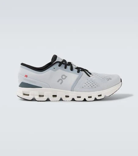 On Cloud X 4 running shoes 1