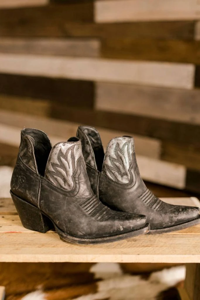 Ariat Hazel Western Boot In Naturally Distressed Black 1