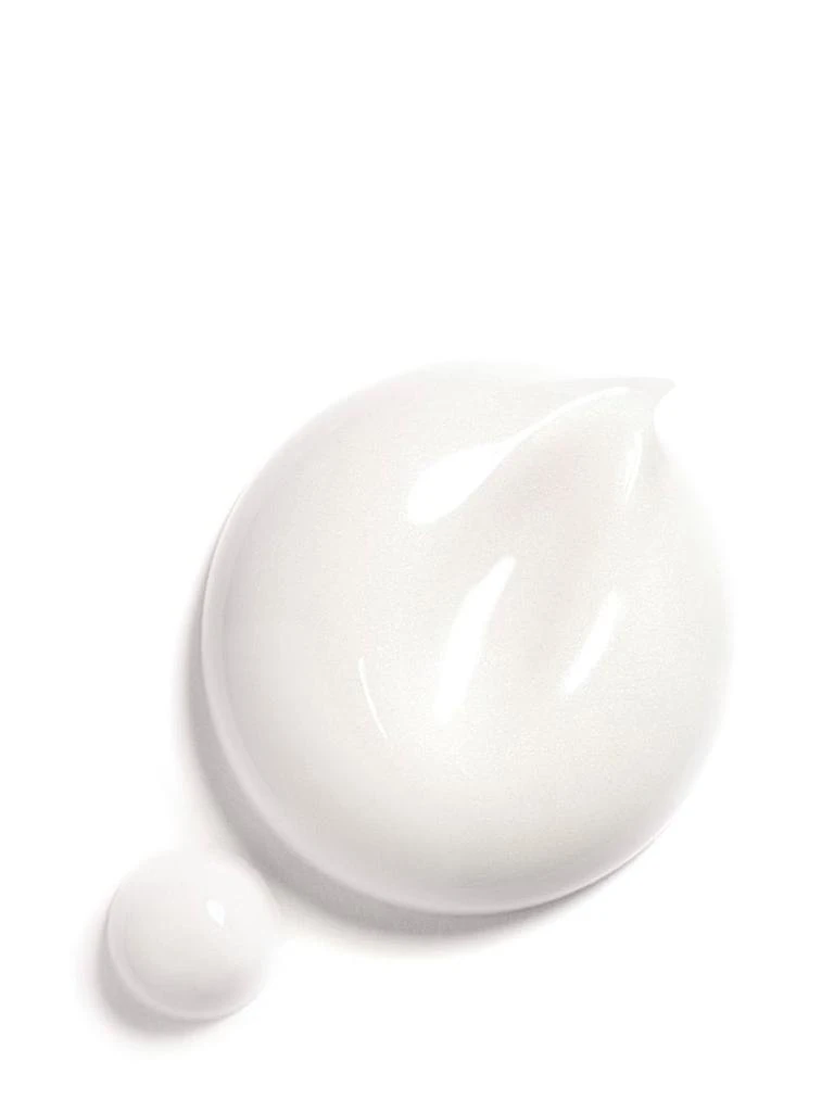 Chanel Illuminating Hydrating Fluid 3
