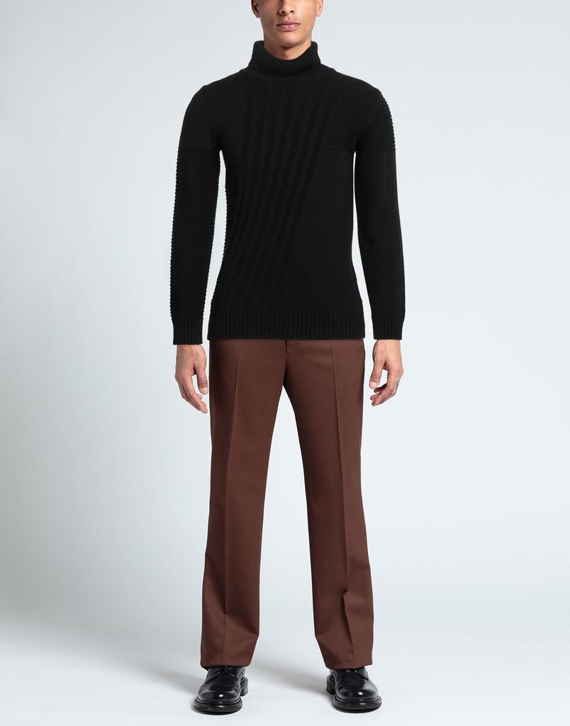 YOON Turtleneck