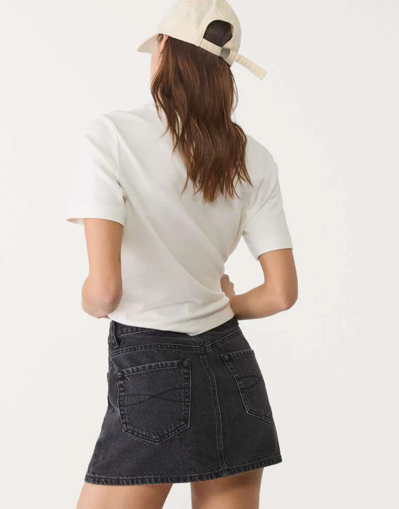 Stradivarius Stradivarius D60 denim mini skirt in dark grey 2
