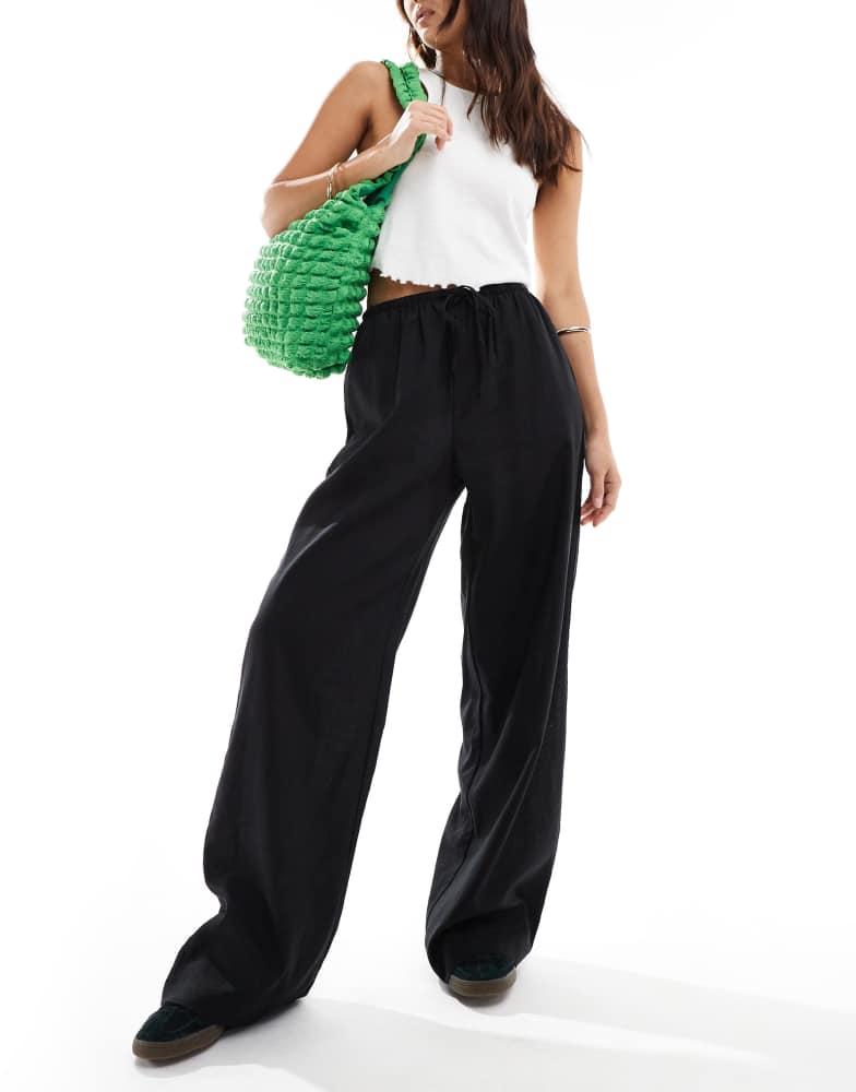 alo Mesh Mirage Trouser ¥22,500 Mesh Mirage Trouser - White | Alo Yoga