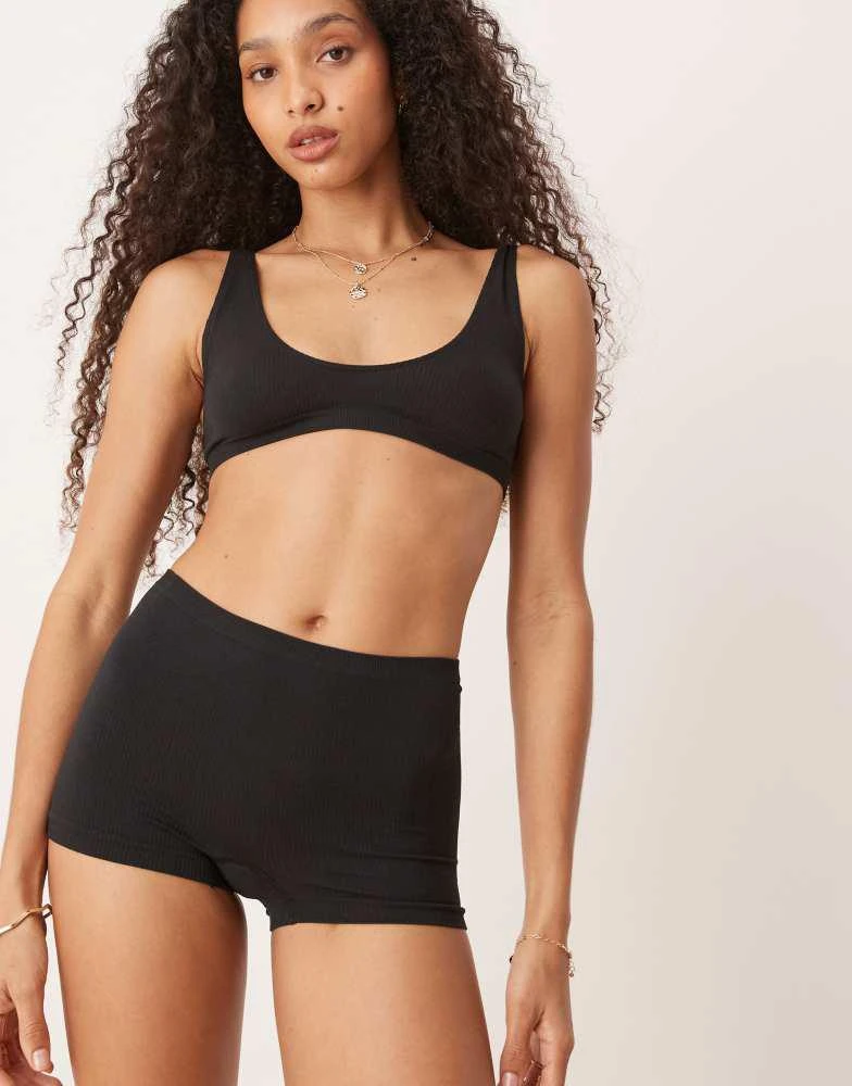 ASOS ASOS DESIGN seamless ribbed short in black 2