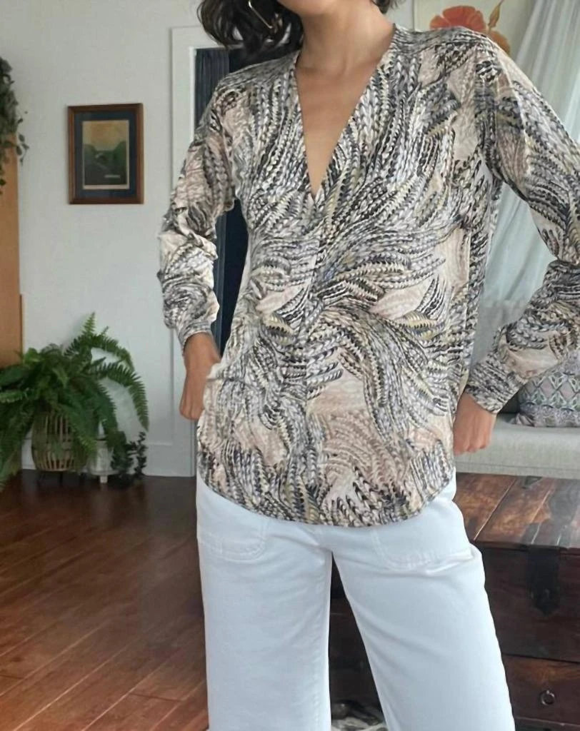 Mint Exclusives Mint Exclusives - Chiffon Sleeved V Neck Blouse