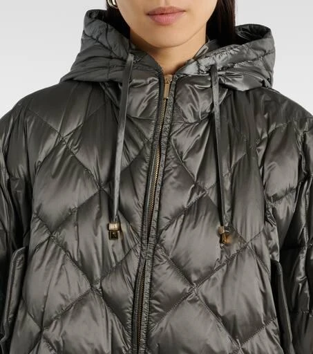 Max Mara The Cube Treman quilted down cape 6