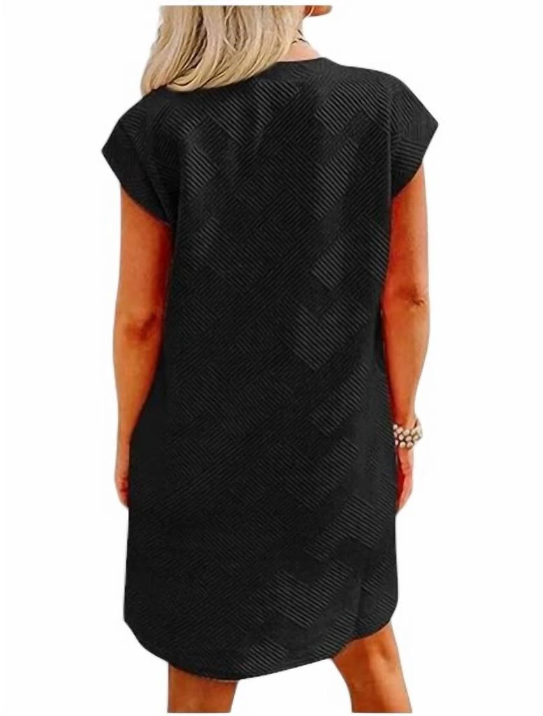 entro Textured Round Neck Dress In Black 3