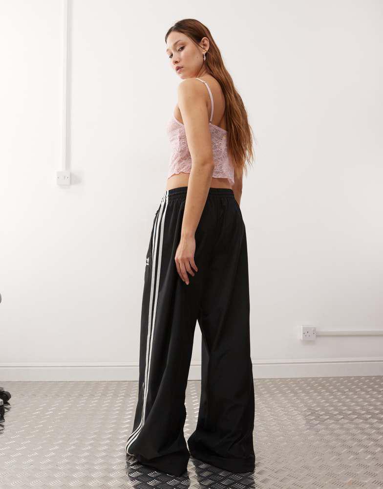 売切れ前に adidas originals ADICOLOR WIDE LEG JOGGERS Adidas adidas Originals Adicolor wide leg track pants in