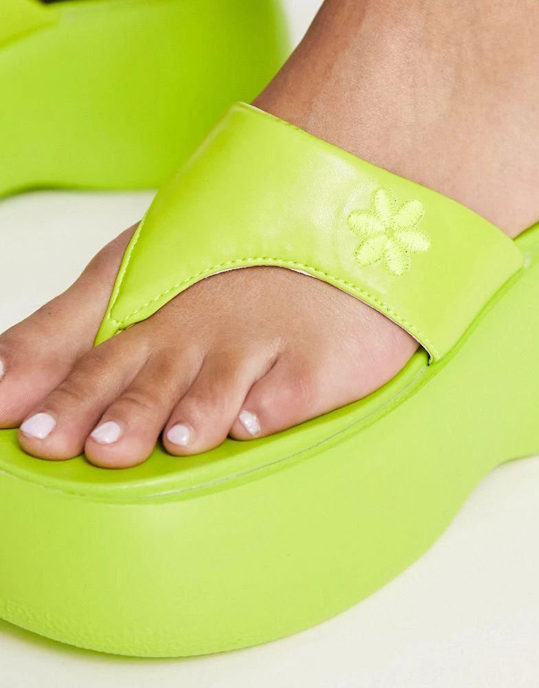 Daisy Street Daisy Street Exclusive chunky sole flip flop sandals in lime 3