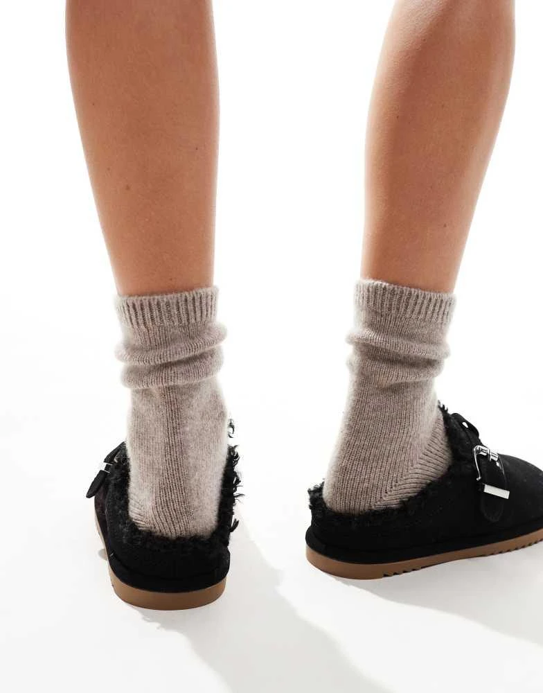 New Look New Look fur lined clog in black 4