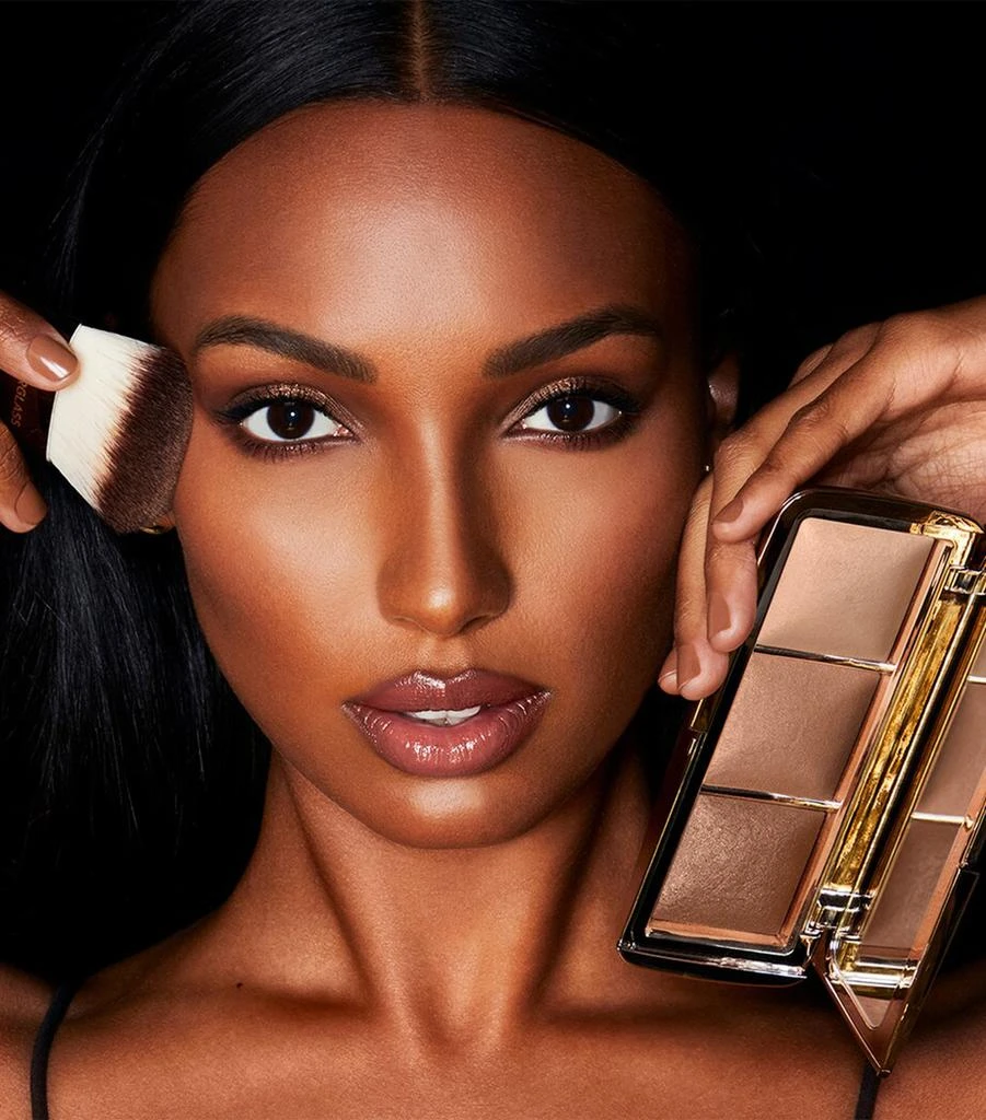HOURGLASS Ambient Lighting Palette Volume II 4