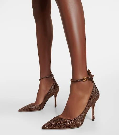 Valentino Tan-Go embellished leather pumps 4