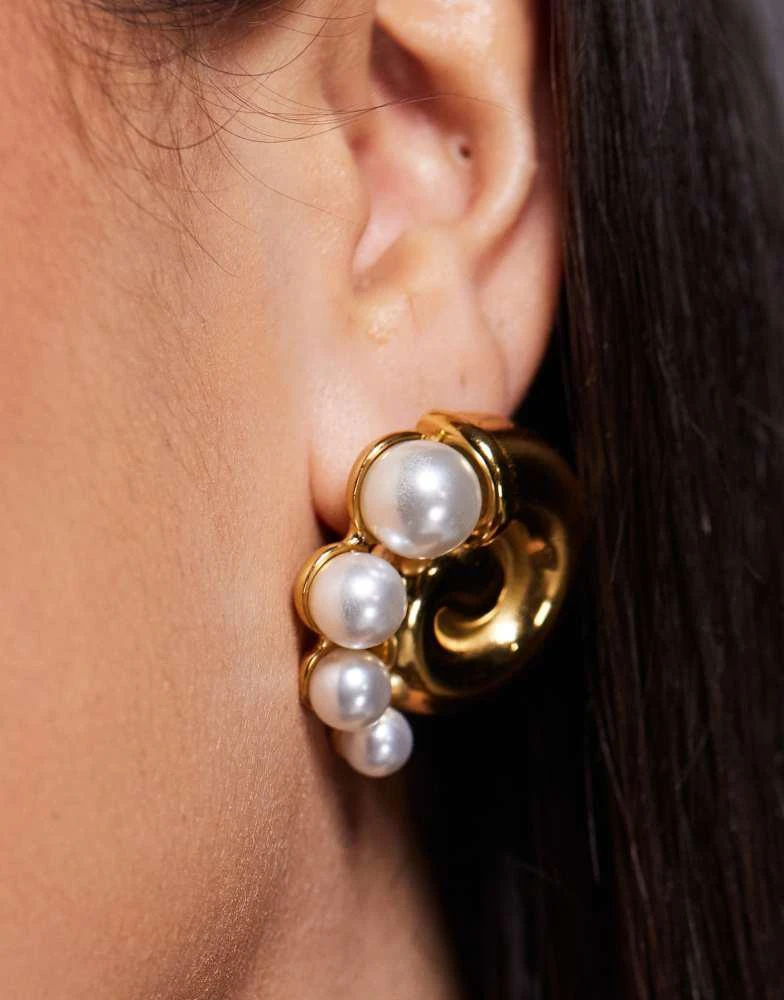 8 Other Reasons 8 Other Reasons swirl chunky earrings with pearl detail in 18k gold plated 4