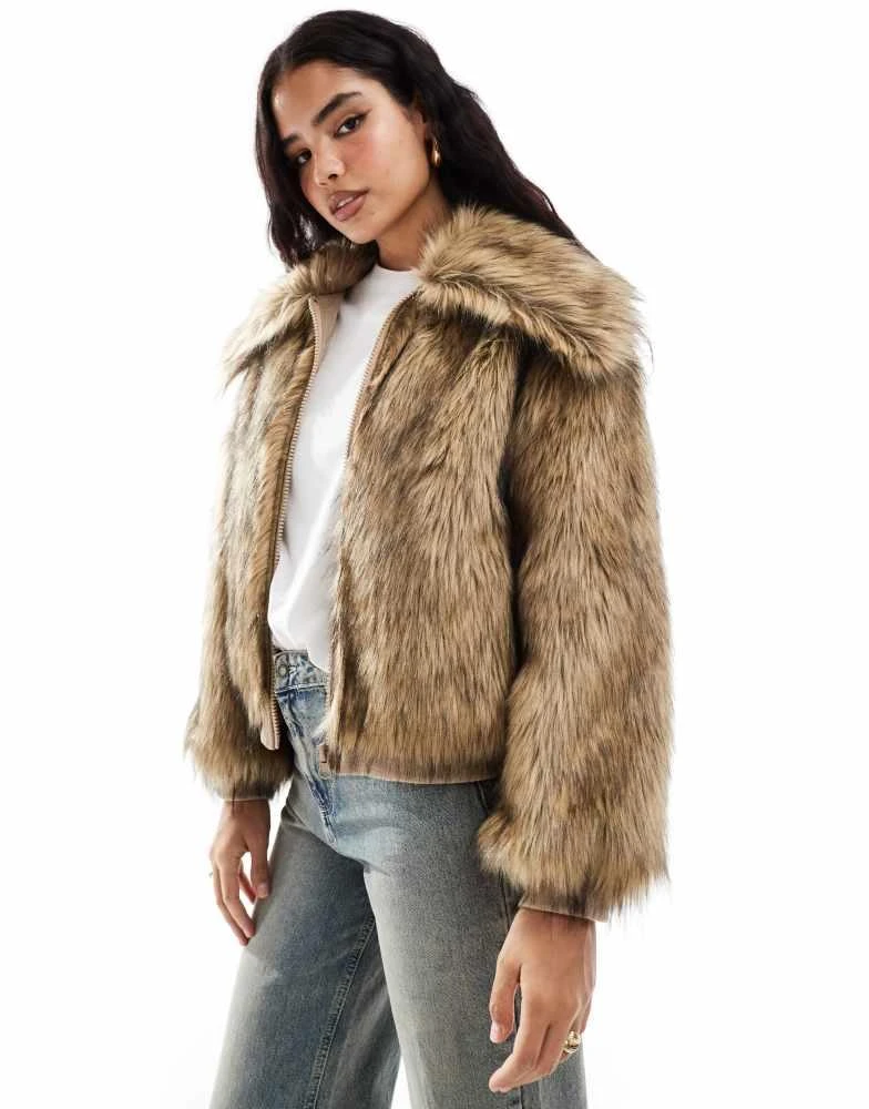 Stradivarius Stradivarius STR faux fur jacket in beige 1