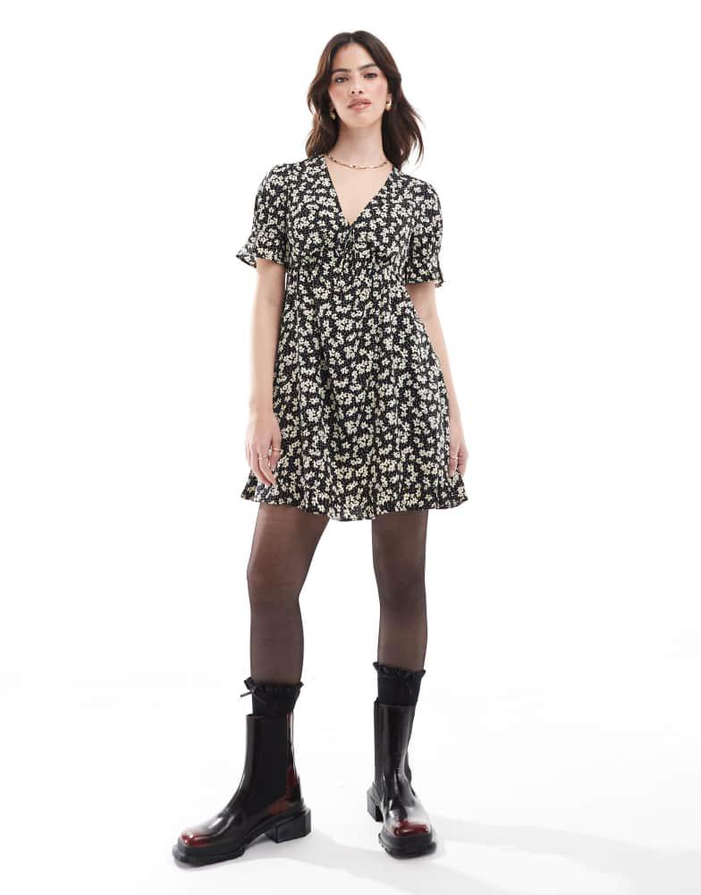Wednesday's Girl Wednesday's Girl flutter sleeve floral print mini dress in black and white