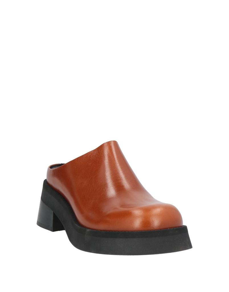 E8 by MIISTA Mules and clogs