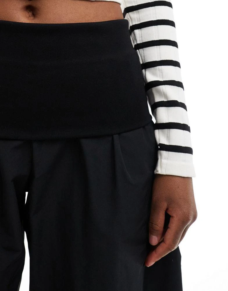 Bershka Bershka poplin fold over wide leg trousers in black 2