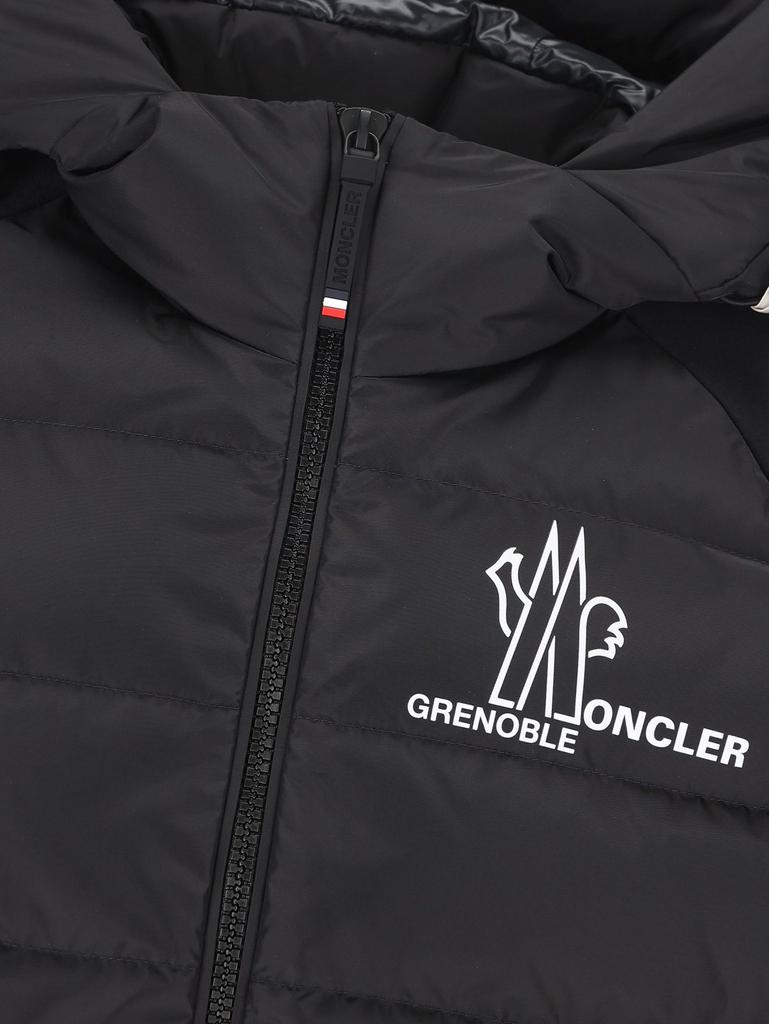 アウターその他 MONCLER GRENOBLE Padded Jacket with Logo Moncler Moncler Grenoble Logo Printed Zip-Up Straight Hem