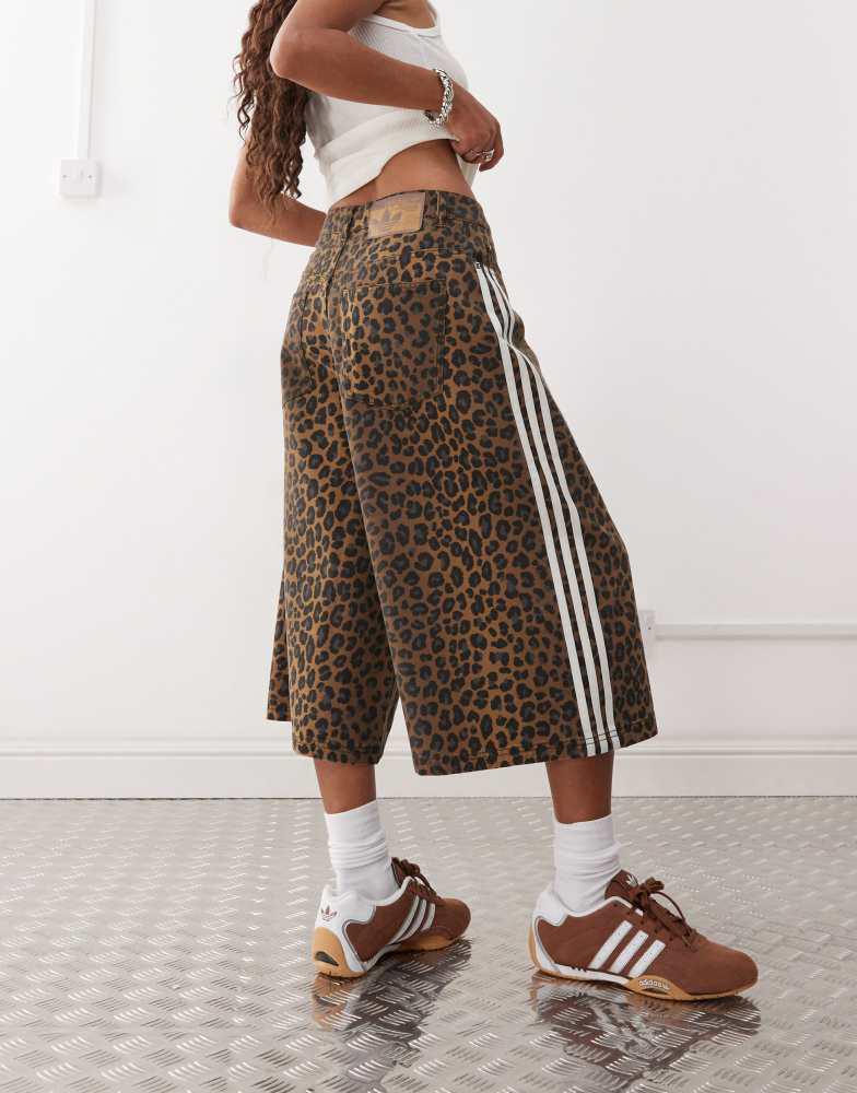 【adidas Originals 】 denim jorts in leopard print - MULTI Adidas adidas Originals denim jorts in leopard print - MULTI