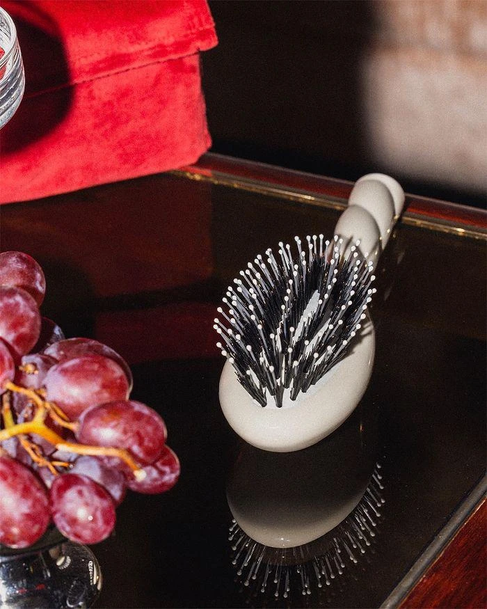 La Bonne Brosse N.03 The Small Essential Softness Gentle Scalp Care Hair Brush - Creamy White 10