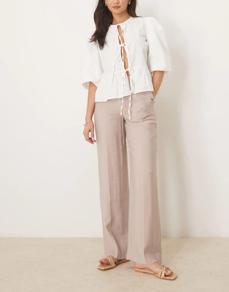 Abercrombie & Fitch Abercrombie & Fitch high rise loose trousers in beige 1