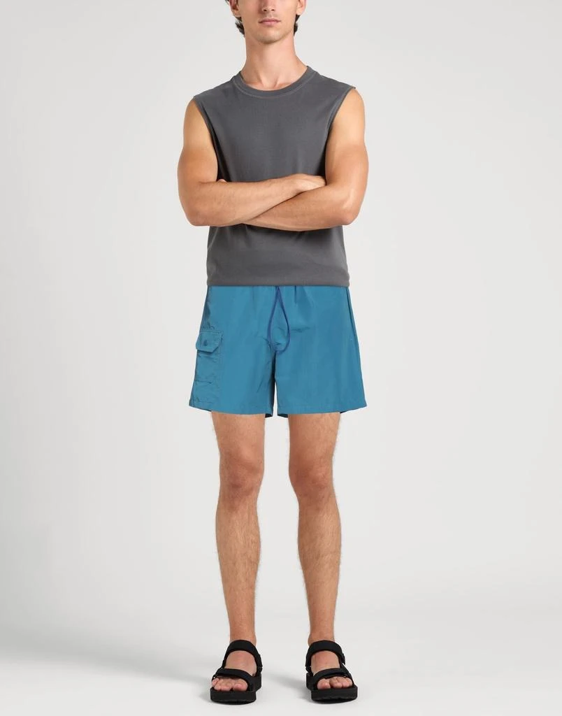 HOWLIN' Shorts & Bermuda 2