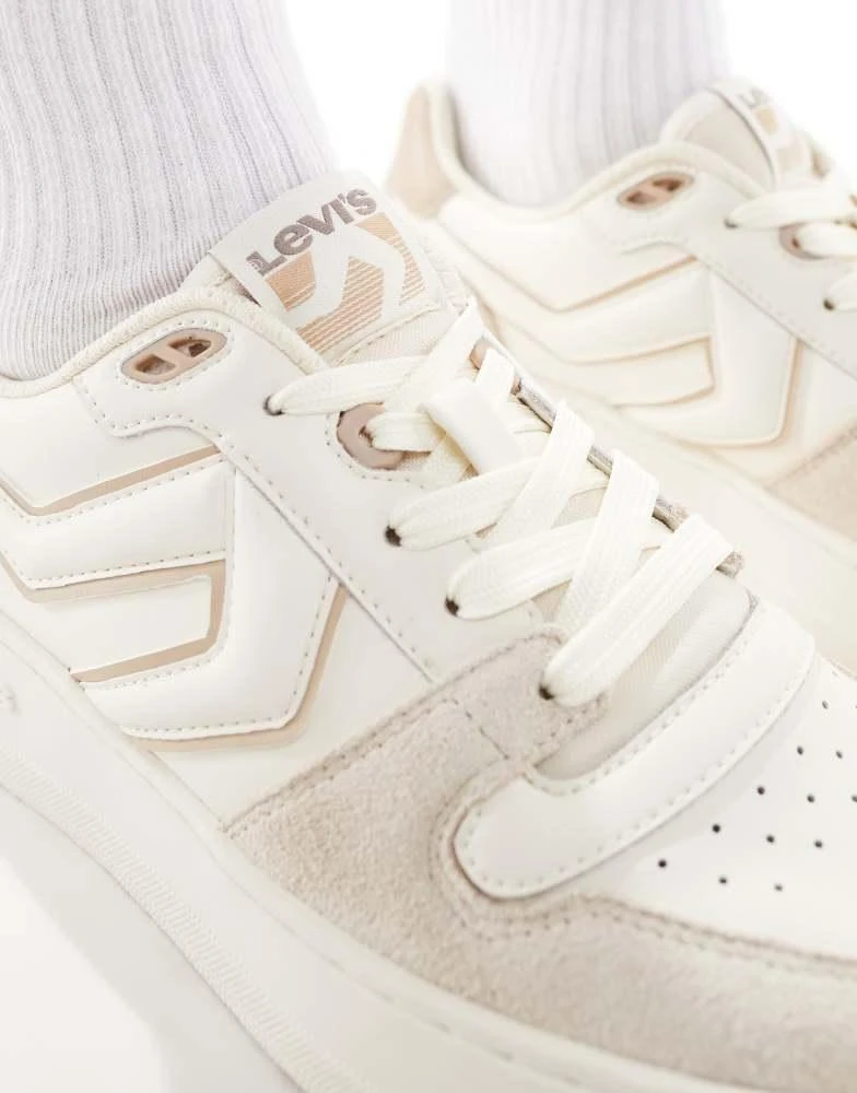 Levi's Levi's Glide L chunky trainers with patch logo in beige 4