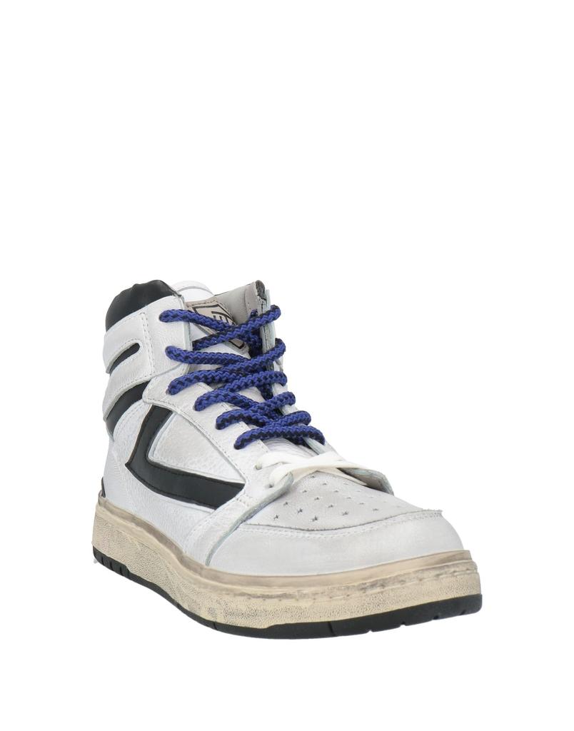 HTC Sneakers