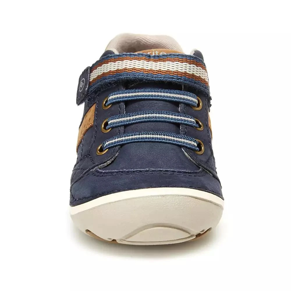 Stride Rite Toddler Boys Soft Motion SRT SM Artie Closed Toe Shoes 5