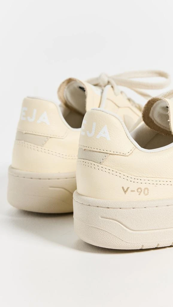 Veja V-90 Sneakers 3
