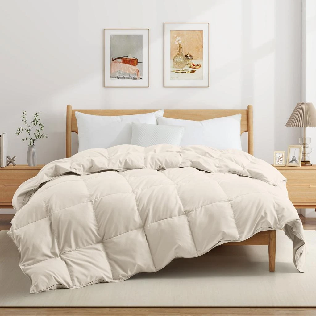 Puredown Lightweight White Goose Fiber Comforter 4