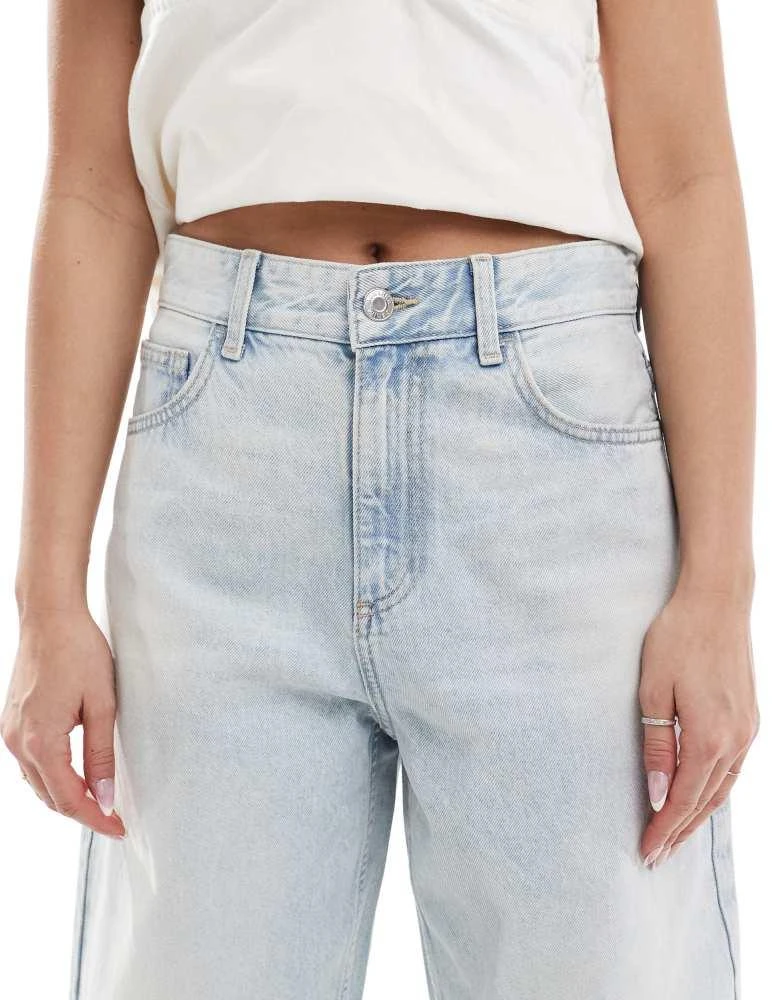 Bershka Bershka wide balloon leg jeans in super light wash 5