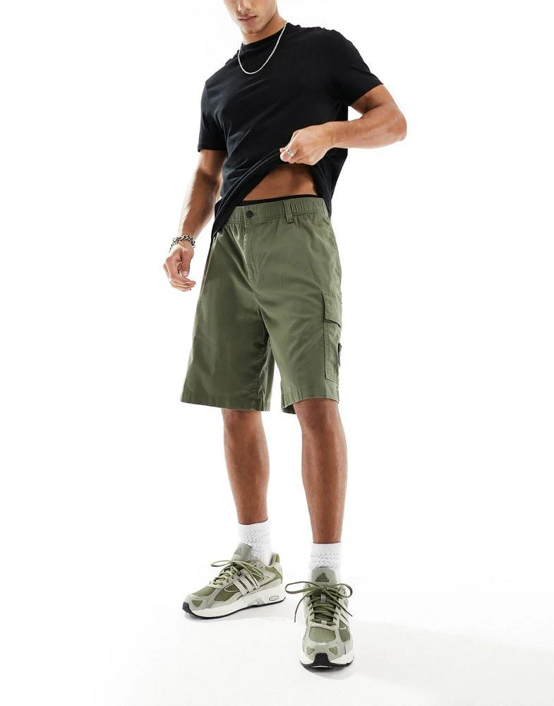 Calvin Klein Calvin Klein Jeans cargo shorts in olive green 4