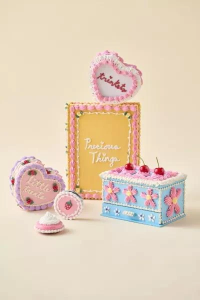 Pretty Shitty Cakes Pretty Shitty Cakes UO Exclusive Trinket Box 1