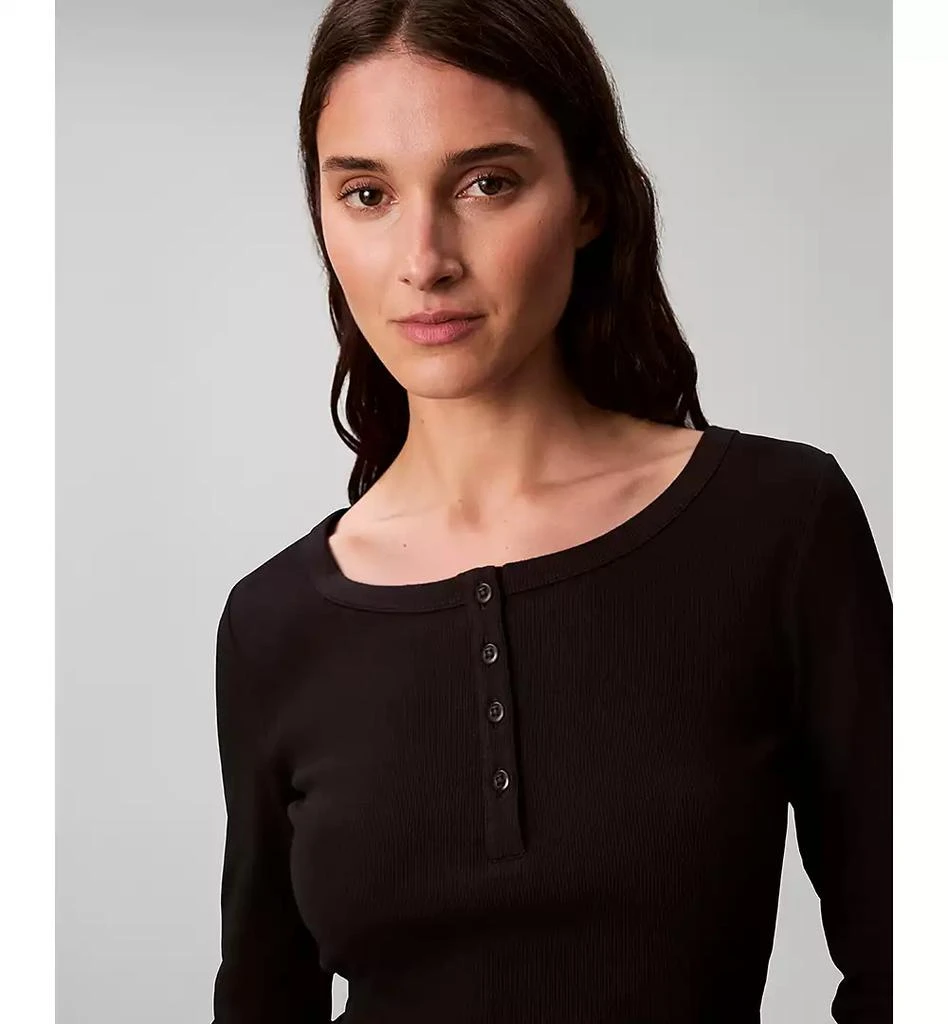 Calvin Klein Women
s Long Sleeve Ribbed Knit T-Shirt 2