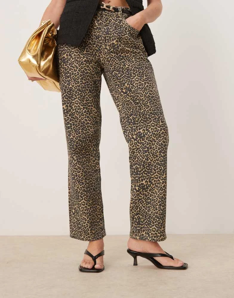 ASOS ASOS DESIGN Hawaii toe thong kitten heeled sandals in black 4