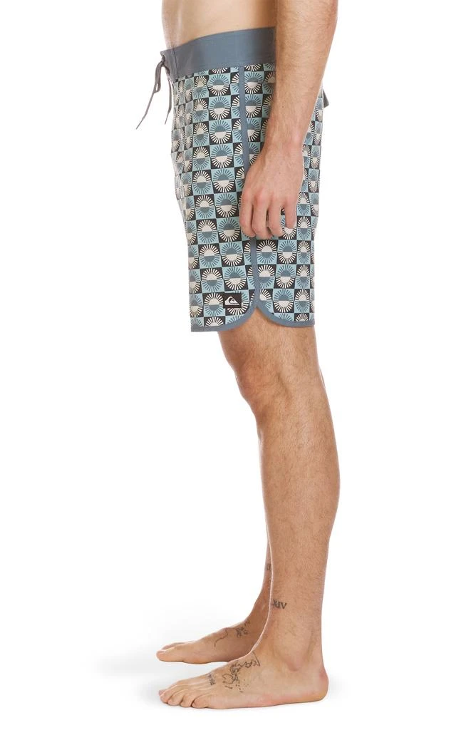 Quiksilver Surfsilk Scallop Board Shorts 3