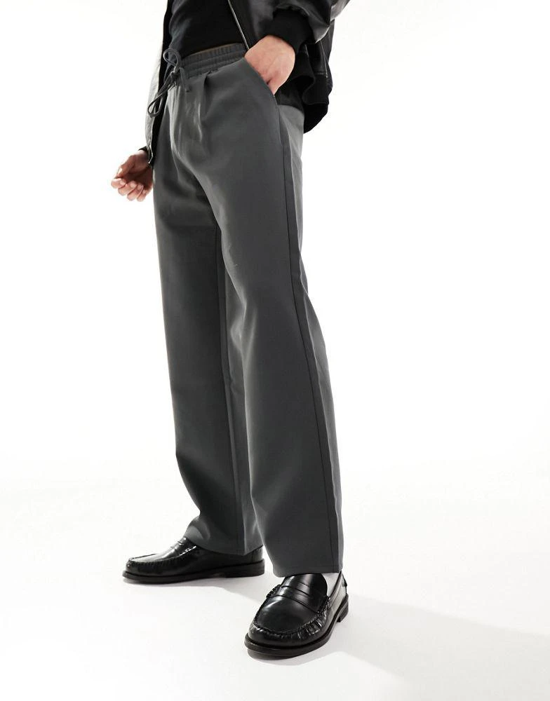 Bershka Bershka wide leg tailored trouser in grey 5
