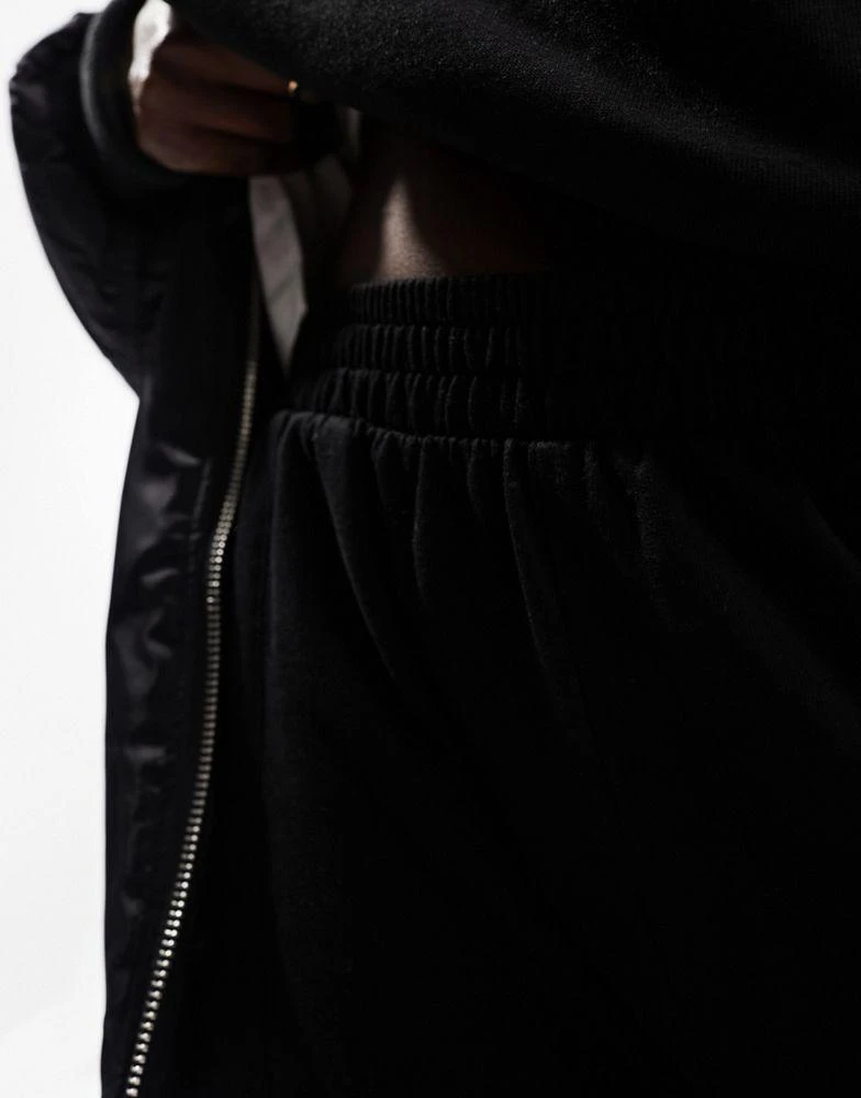 ASOS ASOS DESIGN straight leg jogger in black 4