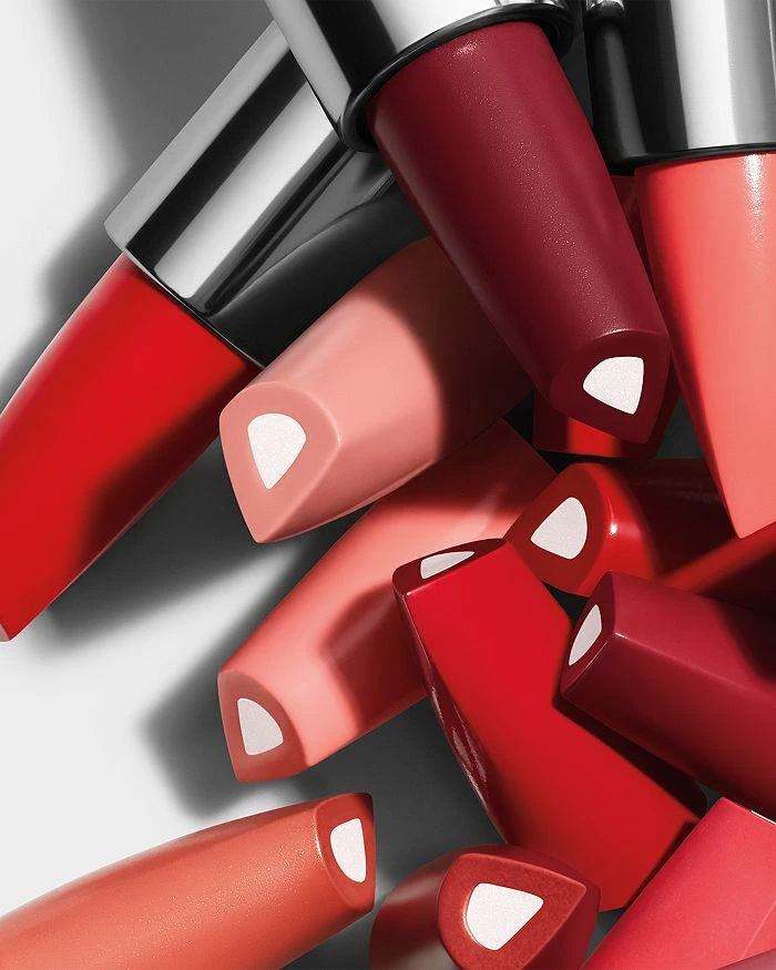 Clinique Dramatically Different™ Lipstick Shaping Lip Colour 3