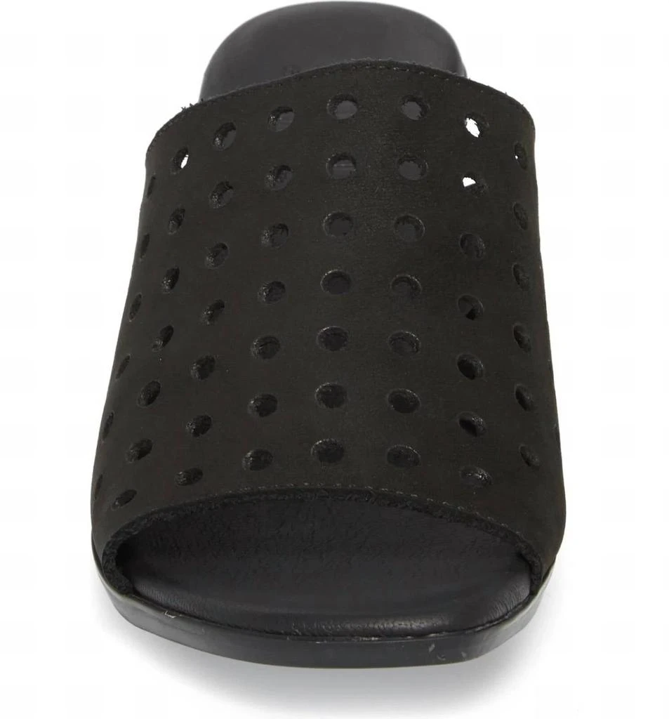 Munro Munro - Women's Jules Nubuck Sandal 4