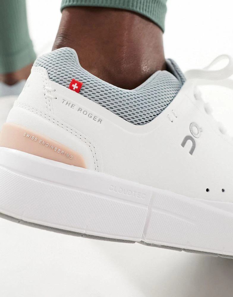 On ON The Roger Advantage trainers in white and rosehip 4