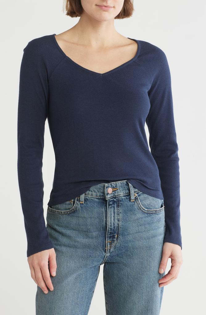Melrose and Market Long Sleeve V-Neck T-Shirt