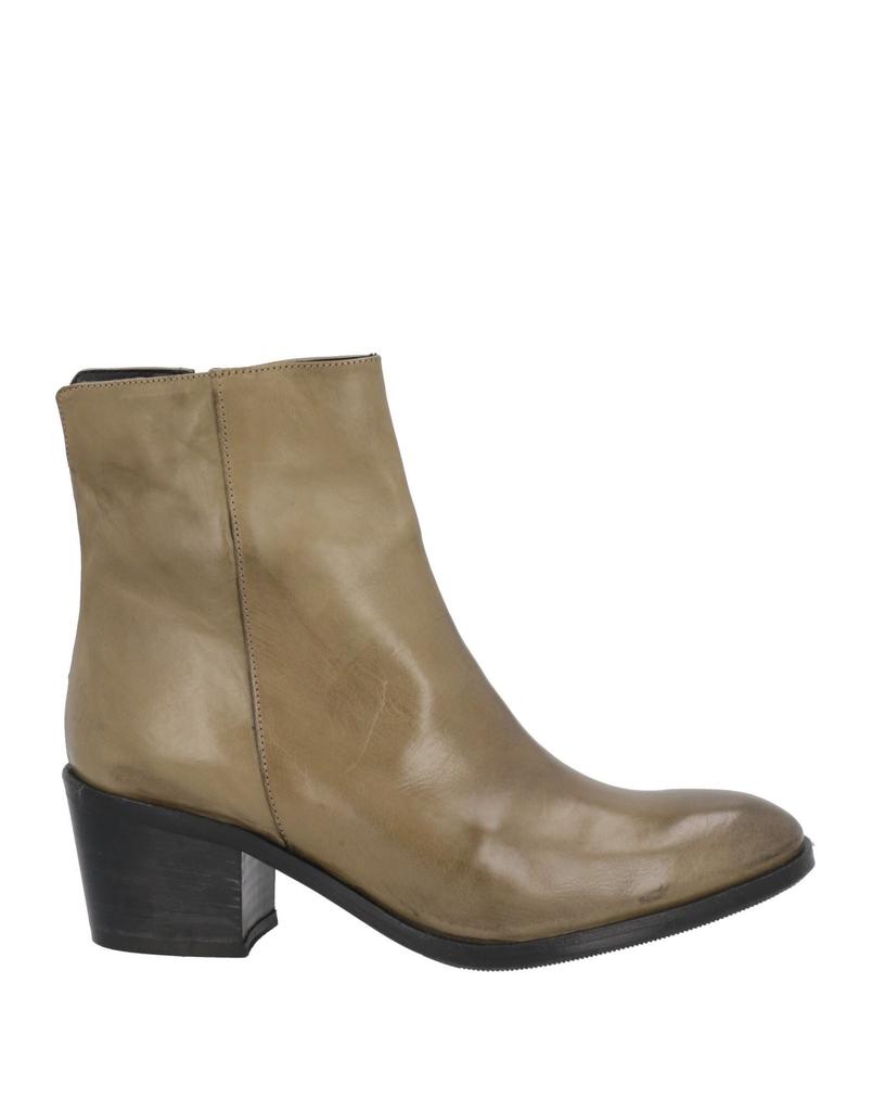 1725.A Ankle boot