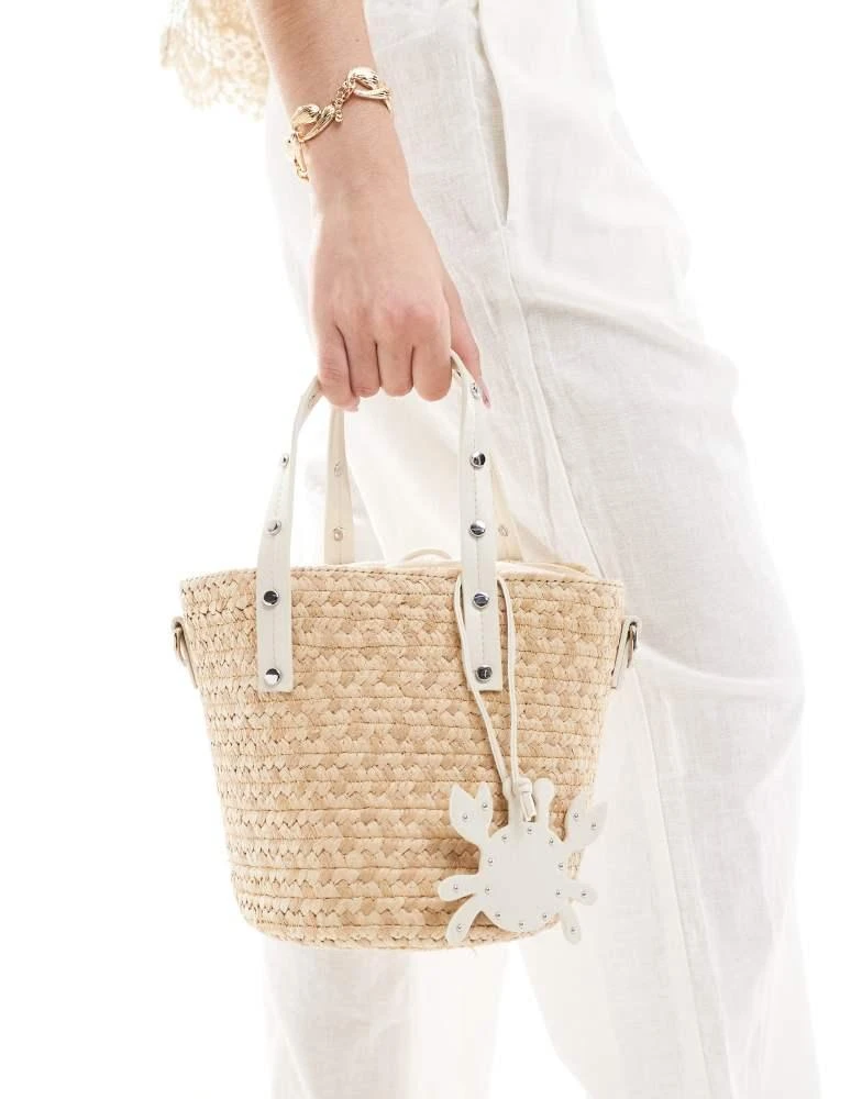 Stradivarius Stradivarius mini raffia bucket bag in beige 4