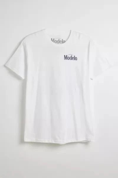 Urban Outfitters Modelo Can Tee 2