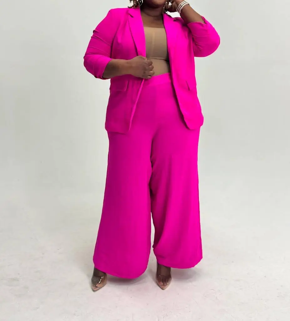 Oddi Oddi - Collared Ruched Sleeve Blazer - Plus